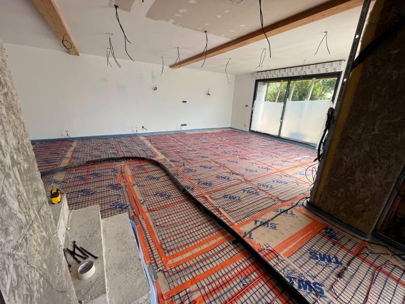 Installation d’un plancher chauffant électrique de 50 m²