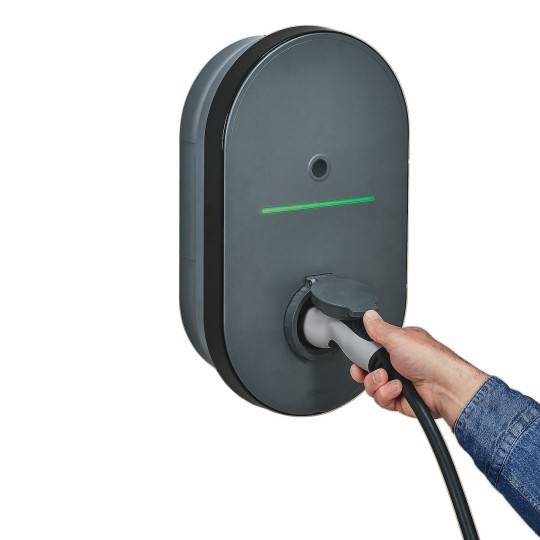 Installation d’une borne de recharge Legrand 7,4 kW à Septeuil – Réalisation Orelec